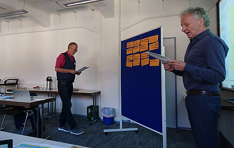 Gesundheitsbotschafter tragen Ergebnisse vor Gesundheitsbotschafter tragen Ergebnisse vor