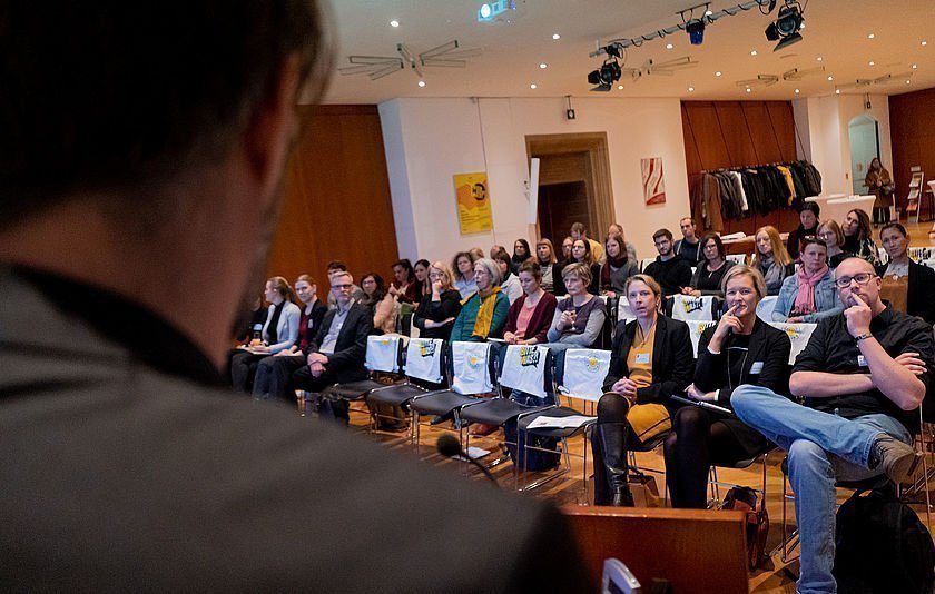 Sebastian Seitner bei einer Veranstaltung der Kampagne Bitte was