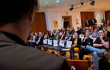 Sebastian Seitner bei einer Veranstaltung der Kampagne Bitte was