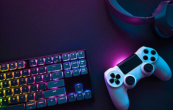 Tastatur und Konsole für Games.