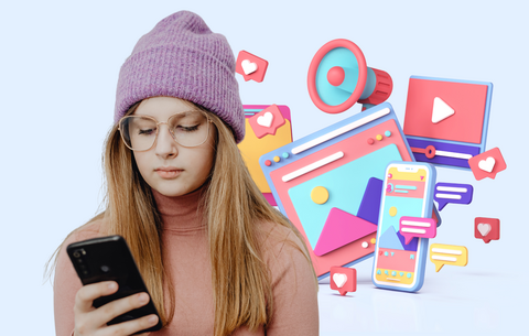 Mädchen schaut mit frustriertem Blick auf ihr Smartphone in ihren Händen. Im Hintergrund ist eine Tafel zu sehen.