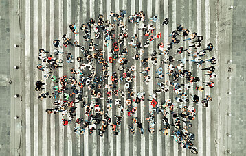 Gruppe von Menschen von oben