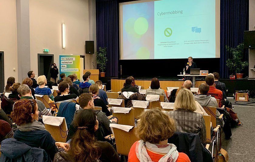 Claudia Schumacher bei einer Veranstaltung der Kampagne Bitte was in Karlsruhe