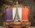 Koffer mit französischer Fahne und Eiffelturm