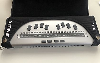 Braillezeile, ein technisches Gerät zur Ausgabe von elektronischem Text mithilfe von Braillezeichen.