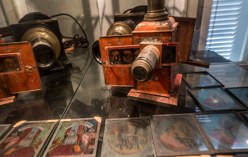 Historische Projektoren und Zubehör