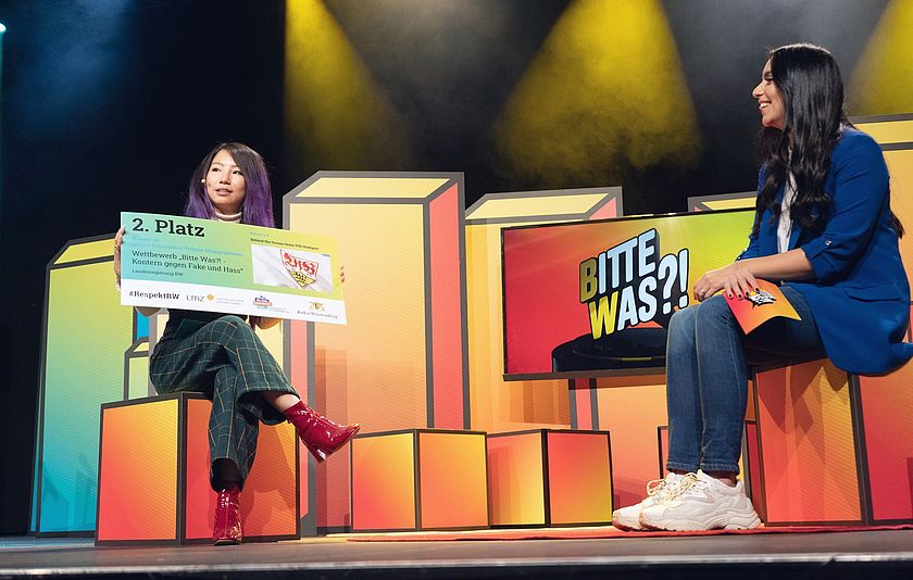 Influencerin Kiko und Moderatorin Jessica Schöne bei der Preisverleihung von Bitte Was Influencerin Kiko und Moderatorin Jessica Schöne bei der Preisverleihung von Bitte Was