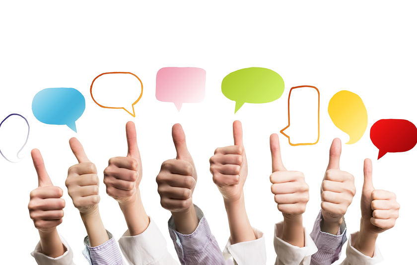 Hände mit bunten Sprechblasen