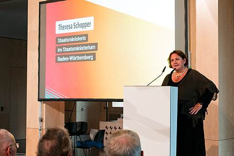 Rednerin bei der Auftaktveranstaltung zu #RespektBW Rednerin bei der Auftaktveranstaltung zu #RespektBW