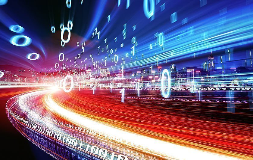 Mit Lichtlinien und Zahlen des Binärcodes simulierte Geschwindigkeit der Digitalen Revolution