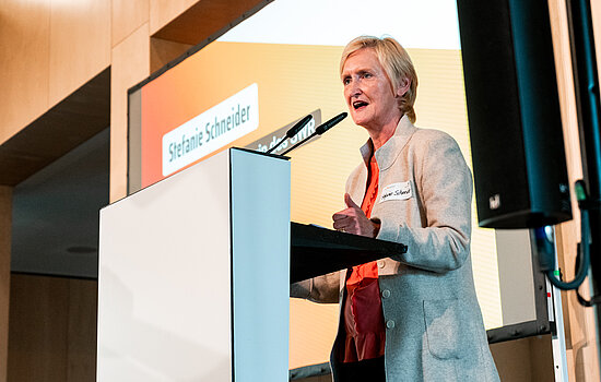 Rednerin bei der Auftaktveranstaltung zu #RespektBW Rednerin bei der Auftaktveranstaltung zu #RespektBW